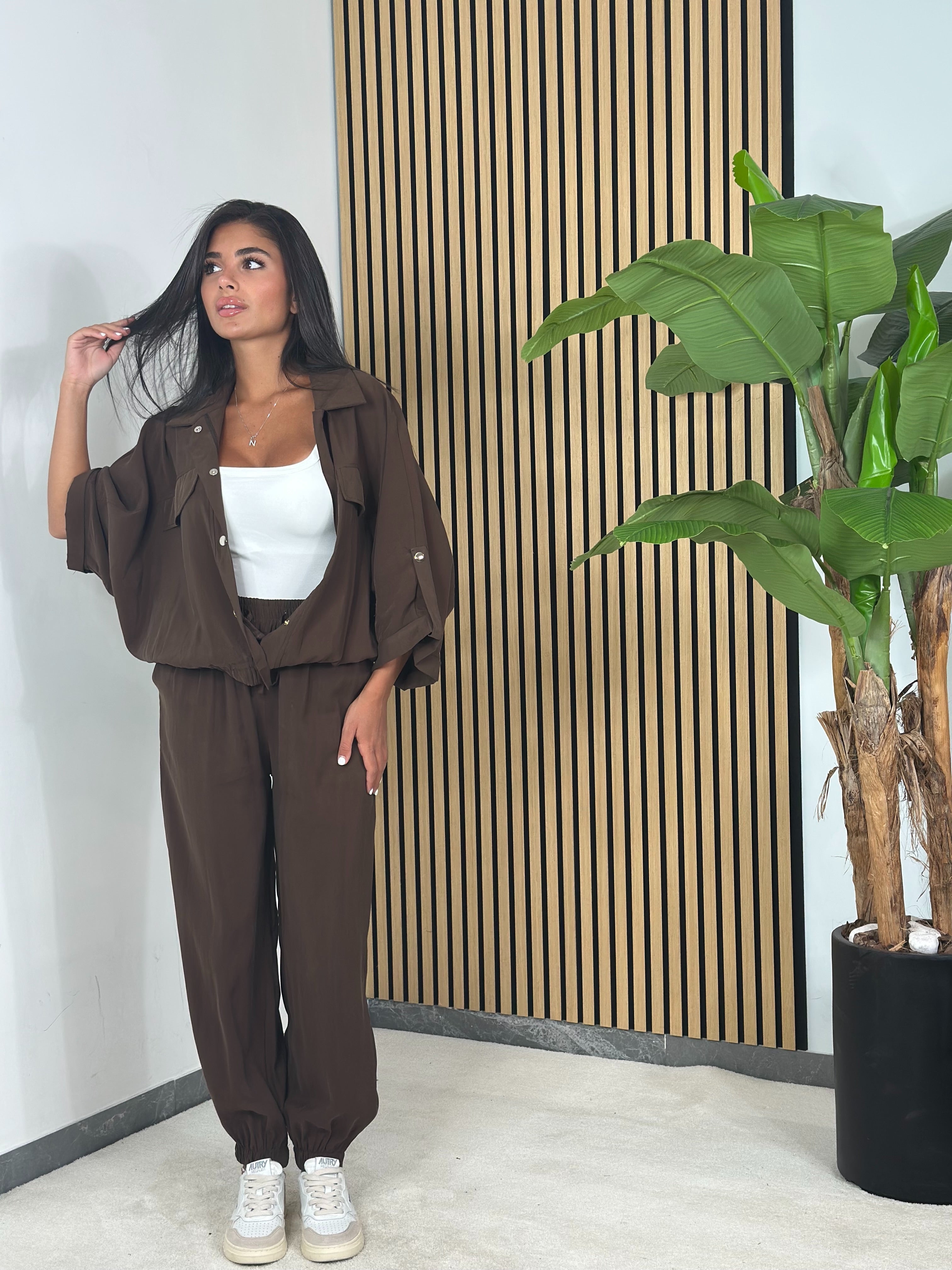 Set brown