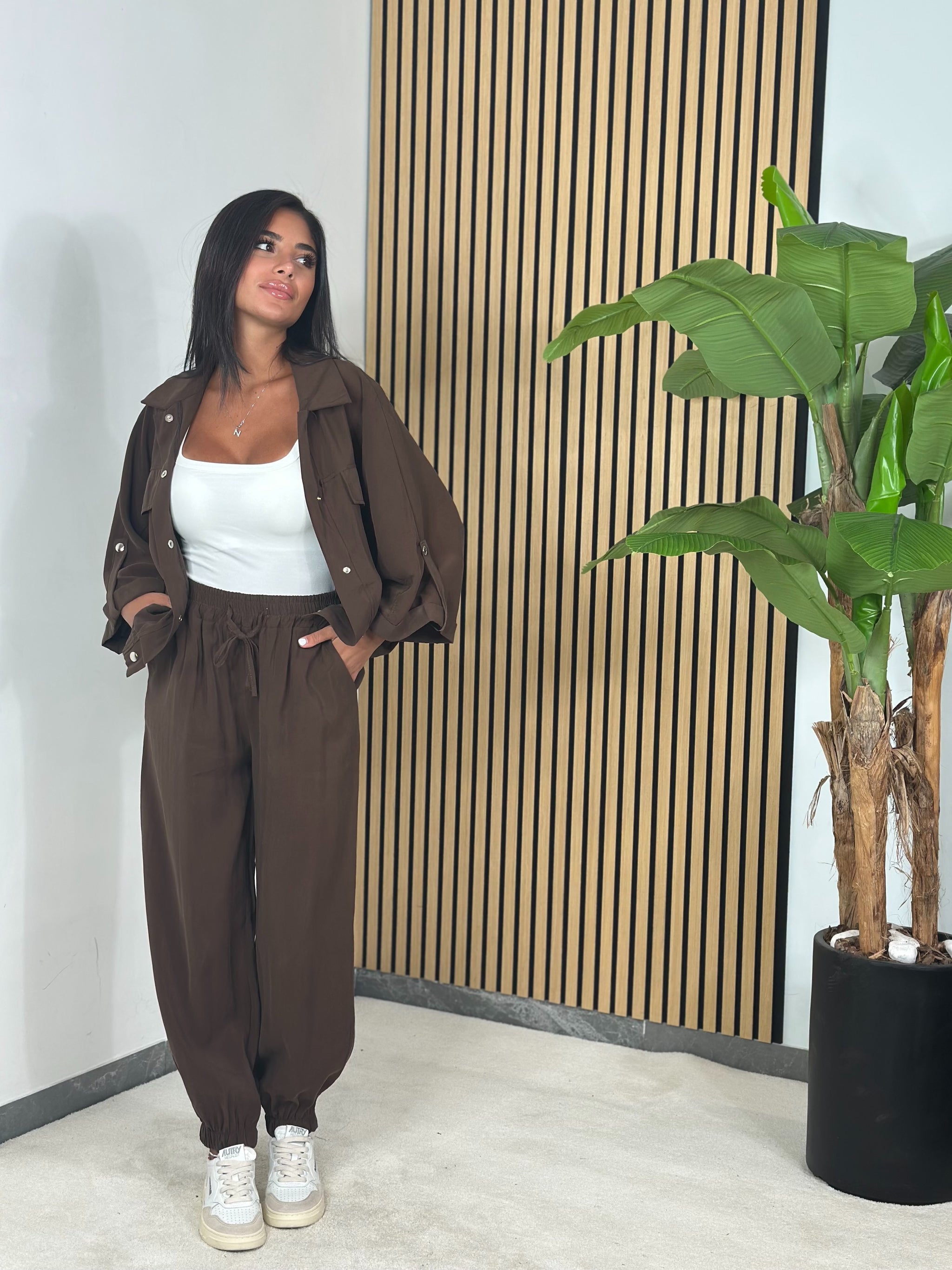 Set brown