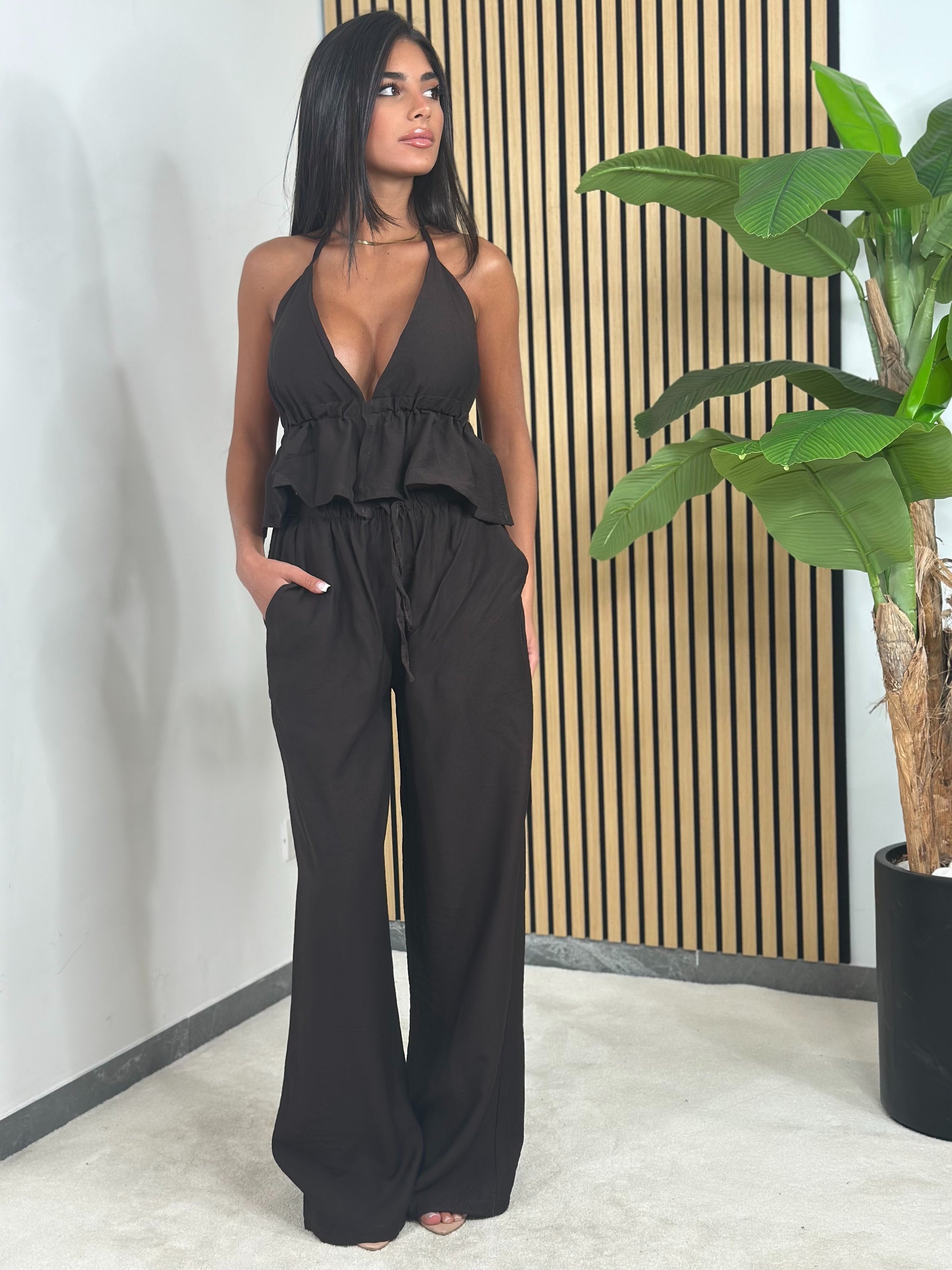 Set Tania