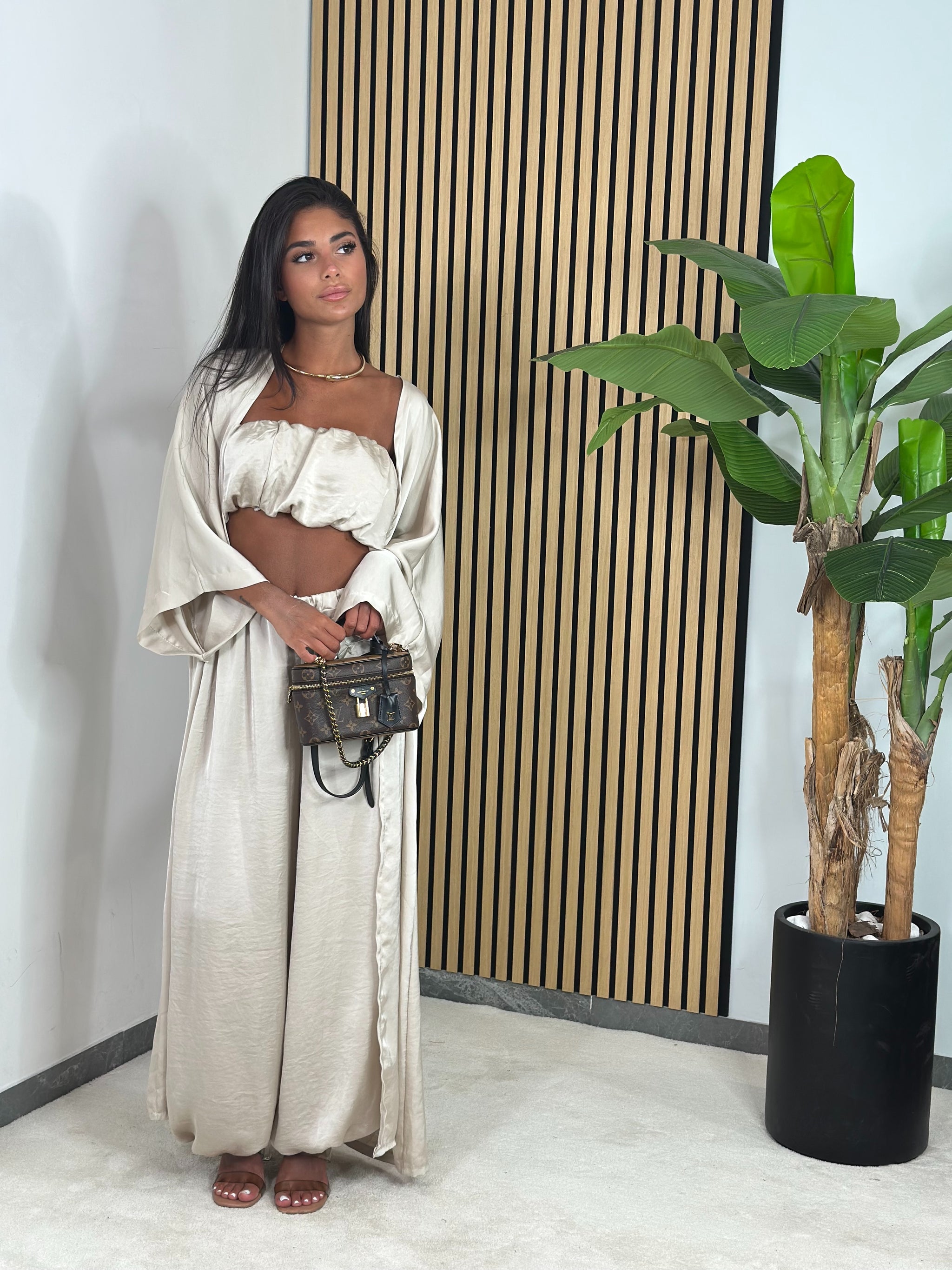 Set Aisha