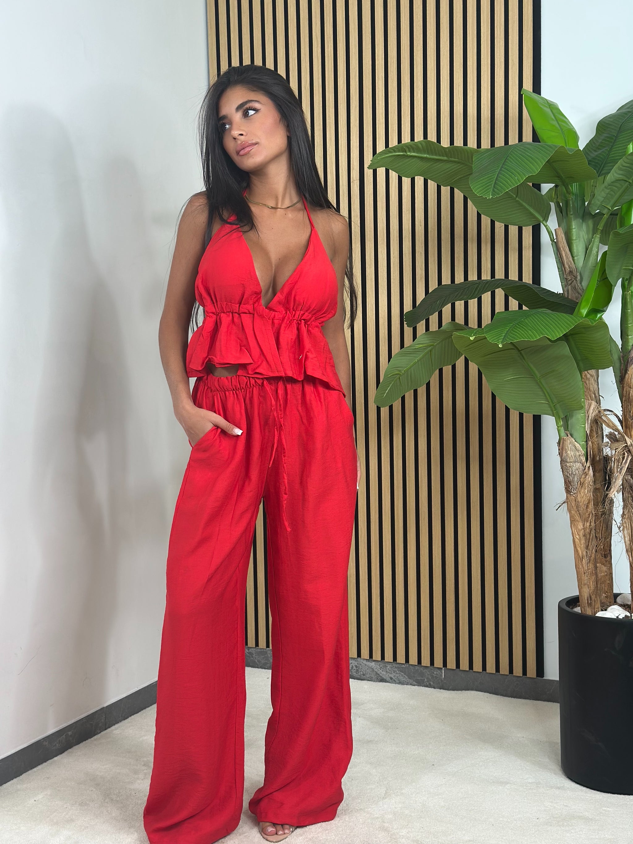 Set Tania