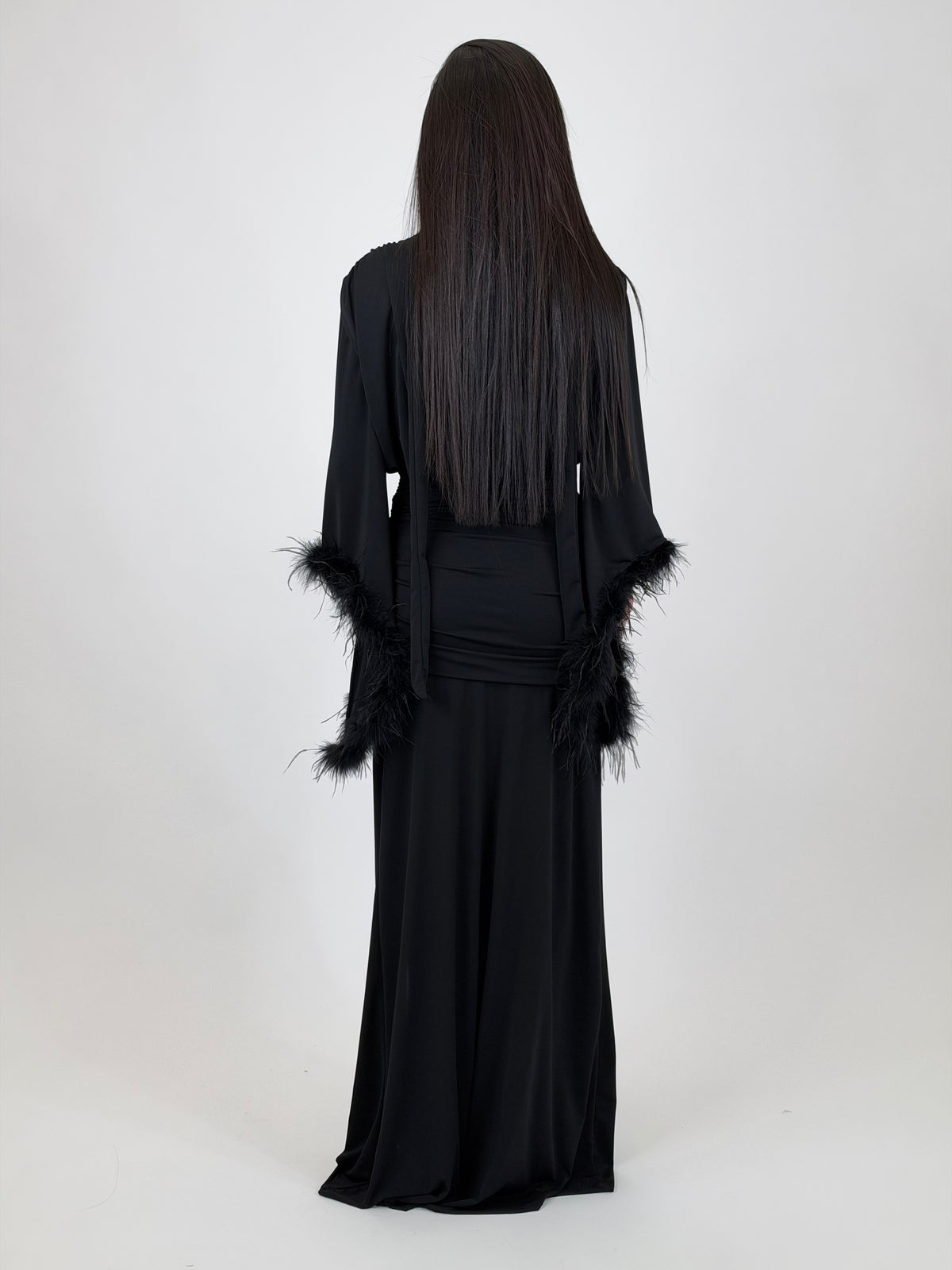Robe longue à plumes